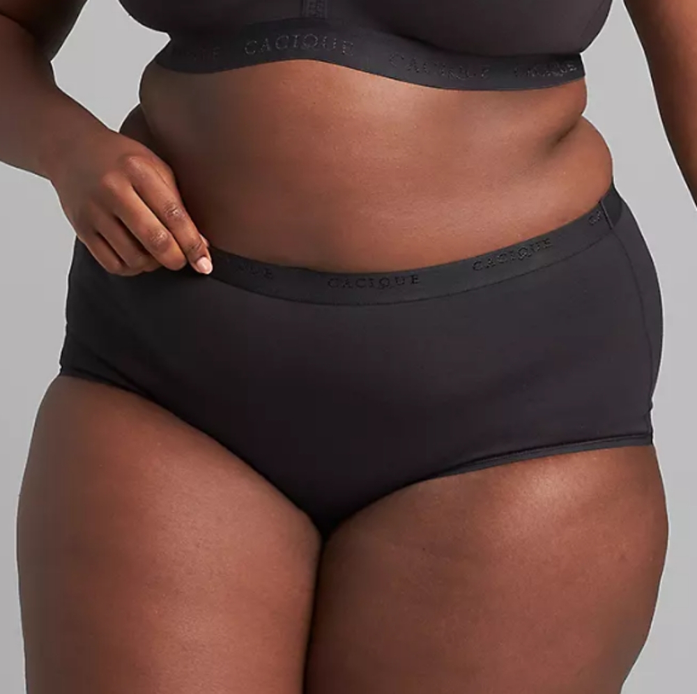 Cacique Women's full brief black 22/24